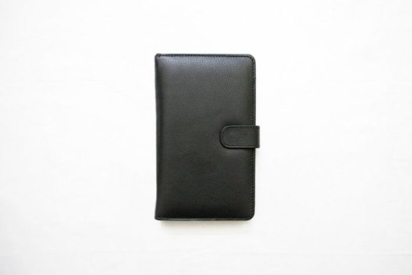 LEATHER TRAVEL WALLET - TEXTURED